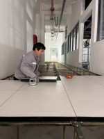Suelo técnico elevado antiestático de sulfato de calcio, sistema de parquet para bancos/salas de informática/bibliotecas