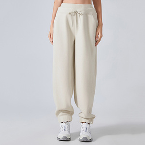 Set di allenamento da donna con logo personalizzato di alta qualità 2024 nuovo <span class=keywords><strong>Design</strong></span> pantaloni da donna in due pezzi da <span class=keywords><strong>palestra</strong></span> - Product Image 3