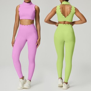 YIYI Set Sportivo da Donna 8 Pezzi ad Asciugatura Rapida con Reggiseno Floreale e Leggings Yoga a Vita Alta con Imbottitura Rimovibile - Product Image 5