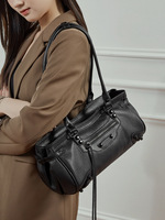 Sac de moto tendance ABG Spicy Girl en cuir véritable avec rivets, doublure en toile, fermeture éclair, bandoulière unique et surpiqûres