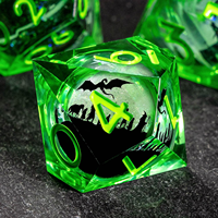 Ensemble de 7 dés de jeu de rôle DND en résine liquide vert néon Dragon Lune, faits à la main, polyédriques et tranchants, pour jeux de société Dungeons & Dragons