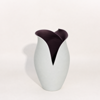 Vase en céramique ondulé irrégulier artistique, extérieur blanc moucheté, intérieur violet, décoration d'intérieur, pour table, mariage, salon