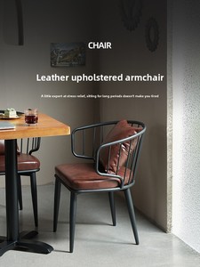 Ensemble de <span class=keywords><strong>table</strong></span> et chaises de salle à manger de style industriel 4 places avec plateau en bois et chaises en cuir PU pour café <span class=keywords><strong>restaurant</strong></span> - Product Image 5