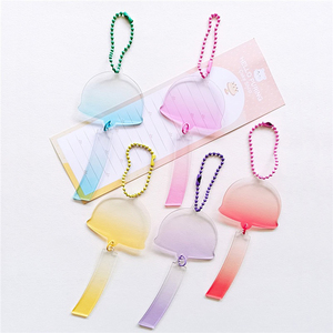 พวงกุญแจอะคริลิคไล่สีแบบกำหนดเอง พิมพ์ลาย UV พร้อมการ์ด Goo Card ตกแต่งด้วยสติกเกอร์รูปดาวและลูกปัด สำหรับนักเรียน - Product Image 1