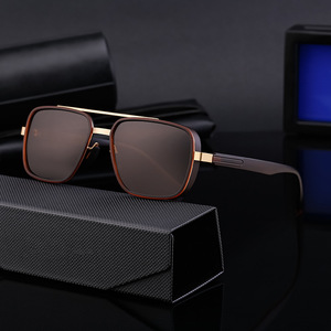 Gafas de Sol Polarizadas Negras para Hombre My-8035, Lentes TAC con Protección UV400, Estilo Instagram, Marco Cuadrado, Empaque en Caja - Product Image 3