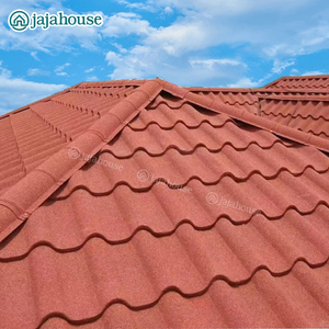 Tuile de toiture en métal revêtue de pierre, anti-bruit, avec surface granulée naturelle pour toit de villa - Product Image 1
