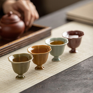 Tasse à thé en céramique de style dynastie Song avec couvercle, design rétro en porcelaine pour cérémonie du thé et usage après-midi. - Product Image 4