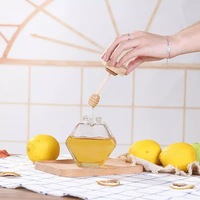Pot à miel en verre hexagonal de 7 oz avec cuillère en bois et couvercle en liège pour le stockage alimentaire, solution de stockage 100% sûre et hygiénique