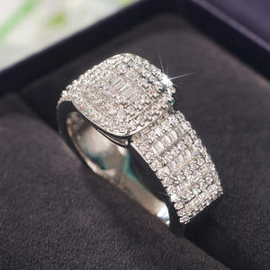 Anello di Diamanti T0953 in Oro Bianco con Diamante Taglio Smeraldo Naturale, Anello di Fidanzamento da Donna, Colore D - Product Image 3