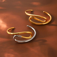 Bracelet torsadé polyvalent pour femmes |   Acier inoxydable plaqué or, design ouvert, accessoire tendance européen et américain