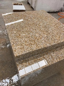 Dalles de granit jaune rouille antidérapantes PerfectStone durables en gros pour la décoration extérieure de cours, allées, parcs et hôtels - Product Image 4