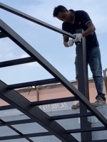 Auvent moderne et simple pour balcon extérieur, abri de stationnement pour 3 voitures en alliage d'aluminium, garage à toit arqué autoportant, étanche, service OEM ODM