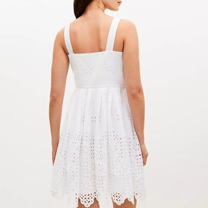 Venta al por mayor de nuevos productos: Elegante vestido de verano de algodón blanco, clásico y esencial para el armario, vestido de mujer de punto con bordado calado. - Product Image 3