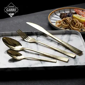 The Best Selling Popular Japan Hammer Gold Plated Flatware 18/10 Wedding Luxury Fork Knife And Spoon Set Stainless Steel Cutlery