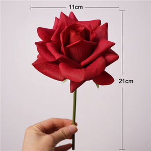 Fleurs artificielles très vendues, roses au toucher réel, hydratantes, branches courtes, têtes de roses en gros pour la décoration de mariage - Product Image 5