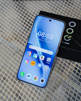 Smartphone iQ OO Z11 version globale, écran AMOLED 6,83'' 144 Hz, processeur Snapdragon 7s Gen 4, batterie 9020 mAh, charge rapide 90 W, eSIM.