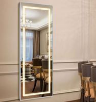Miroir mural sur pied intelligent à LED avec cadre en aluminium, design moderne et écologique, idéal pour chambre d'hôtel et salon