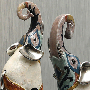 Escultura de resina de caméu de canto nórdico para armário de vinho, escultura de luxo de alta qualidade para sala de estar de hotel - Product Image 2