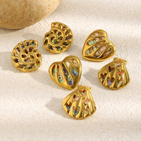 Boucles d'oreilles pendantes chic en acier inoxydable plaqué or 18 carats, motif coquillage creux corail et abalone, pour femme, style plage et océan