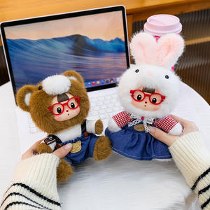 Muñeca de Peluche de las Tres Hermanas, Súper Linda y Versátil, Caperucita Roja, Decoración para Escritorio de Oficina, Venta al Por Mayor - Product Image 3