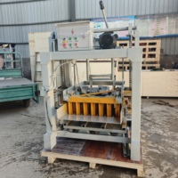 Prix d'usine Petite machine de fabrication de briques portable à vendre Machine de fabrication de briques de ciment manuelle Machine de moulage de blocs de béton
