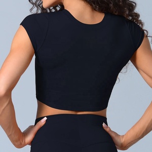 Vente en gros de vêtements de fitness et de gym personnalisés 2 pièces shorts de motard taille haute pour femmes et hauts courts ensembles de <span class=keywords><strong>sport</strong></span> et de yoga - Product Image 3