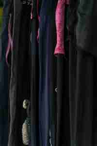 SH05 Fournisseur de premier plan : Vêtements d'occasion pour femmes – Robes d'été décontractées en mousseline et soie, jupes, jeans, chemises – Vente en gros - Product Image 6