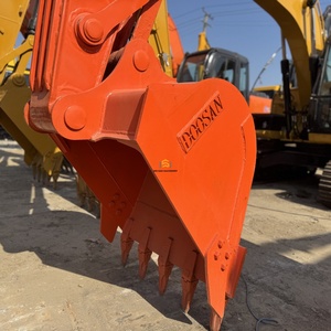 รถขุดมือสอง DOOSAN DX150LC ขนาด 15 ตัน นำเข้าแท้ เครื่องยนต์ 71 กิโลวัตต์ และมอเตอร์เกียร์ สำหรับใช้งานในที่อยู่อาศัยและเกษตรกรรม - Product Image 6