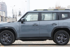 Auto Usado en Venta, Chery Jetour Shanhai T2, con Apariencia Robusta, Configuración Enriquecida y Kilometraje Extremadamente Bajo - Product Image 2