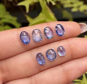 Zafiro Verde Natural |   Zafiro Ovalado Suelto |   Anillo de Compromiso y Matrimonio con Zafiro de Ceilán |   OM GEMS - Product Image 2