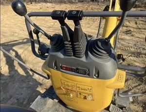 Pompe hydraulique Kawasaki d'occasion pour mini-excavatrice sur chenilles PC09 900 kg, moteur haute puissance de creusement - Product Image 4