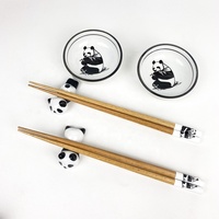 Platos de cerámica con diseño de Panda de estilo chino de fábrica y palillos de madera, cubiertos creativos, juego de regalo de sushi