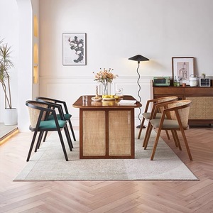 Chaise de salle à manger moderne <span class=keywords><strong>en</strong></span> bois massif nordique avec un design <span class=keywords><strong>en</strong></span> <span class=keywords><strong>rotin</strong></span> tressé pour une utilisation <span class=keywords><strong>en</strong></span> extérieur et dans le <span class=keywords><strong>salon</strong></span> - Product Image 4
