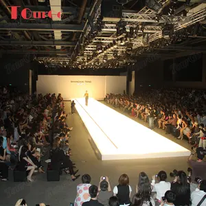 Tourgo Draagbare Aluminium Catwalk Show Podium Met Verlichting Truss Voor Modeshow