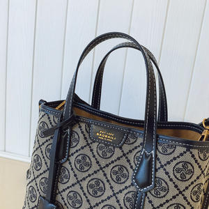 กระเป๋าโท้ทดีไซน์หรูสไตล์เรโทร แฟชั่นสำหรับสุภาพสตรี แบรนด์เนม เหมาะสำหรับการใช้งานในชีวิตประจำวัน - Product Image 4