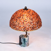 Lampe de table de luxe style ferme, éco-responsable, avec base en pierre naturelle et abat-jour en agate cristalline LED multicolore pour salon et maison