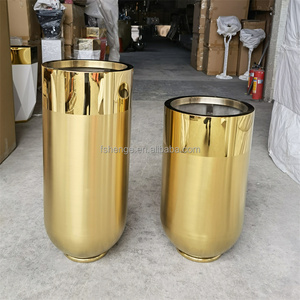 Vase à fleurs sur pied en or moderne <span class=keywords><strong>de</strong></span> luxe, décoration d'intérieur, pots à fleurs décoratifs hauts pour l'<span class=keywords><strong>extérieur</strong></span>, élégant <span class=keywords><strong>pot</strong></span> en métal pour jardin, pour une utilisation en intérieur - Product Image 3