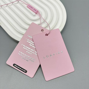 Etiquetas de Papel Ecológicas Personalizadas de Color Rosa con Estampado en Caliente y Acabado en Relieve para Bolsas, Zapatos y Prendas (Opciones Específicas para Cada Género) - Product Image 5