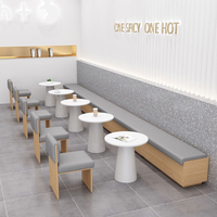 Ensemble de chaises et tables commerciales en cuir et bois massif de style nordique moderne pour salon, restaurant, café, salon de thé et pâtisserie