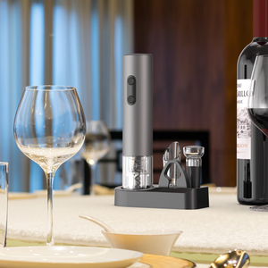 Accesorios <span class=keywords><strong>de</strong></span> <span class=keywords><strong>cocina</strong></span> inteligentes, abridor <span class=keywords><strong>de</strong></span> vino eléctrico 4 en 1, juego <span class=keywords><strong>de</strong></span> regalo con tapón <span class=keywords><strong>de</strong></span> vino, vertedor <span class=keywords><strong>de</strong></span> vino, base <span class=keywords><strong>de</strong></span> almacenamiento - Product Image 2