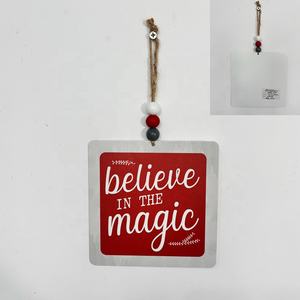 ป้ายโลหะพิมพ์ลาย UV รูปทรงสี่เหลี่ยมผืนผ้า สไตล์วินเทจ ตกแต่งต้นคริสต์มาส ลาย "Believe Magic" สำหรับเทศกาลคริสต์มาส - Product Image 1