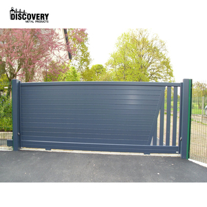 Porte contemporaine coulissante en aluminium Porte de maison Grill Designs Porte pour mur de délimitation avec moteur électrique - Product Image 1