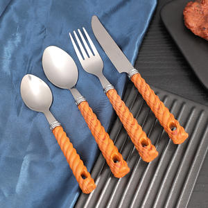 Manche en grain de bois <span class=keywords><strong>couverts</strong></span> en acier inoxydable ensemble de <span class=keywords><strong>24</strong></span> pièces Ins vaisselle couteau fourchette cuillère ménage 4 pièces ensemble de <span class=keywords><strong>couverts</strong></span> - Product Image 3
