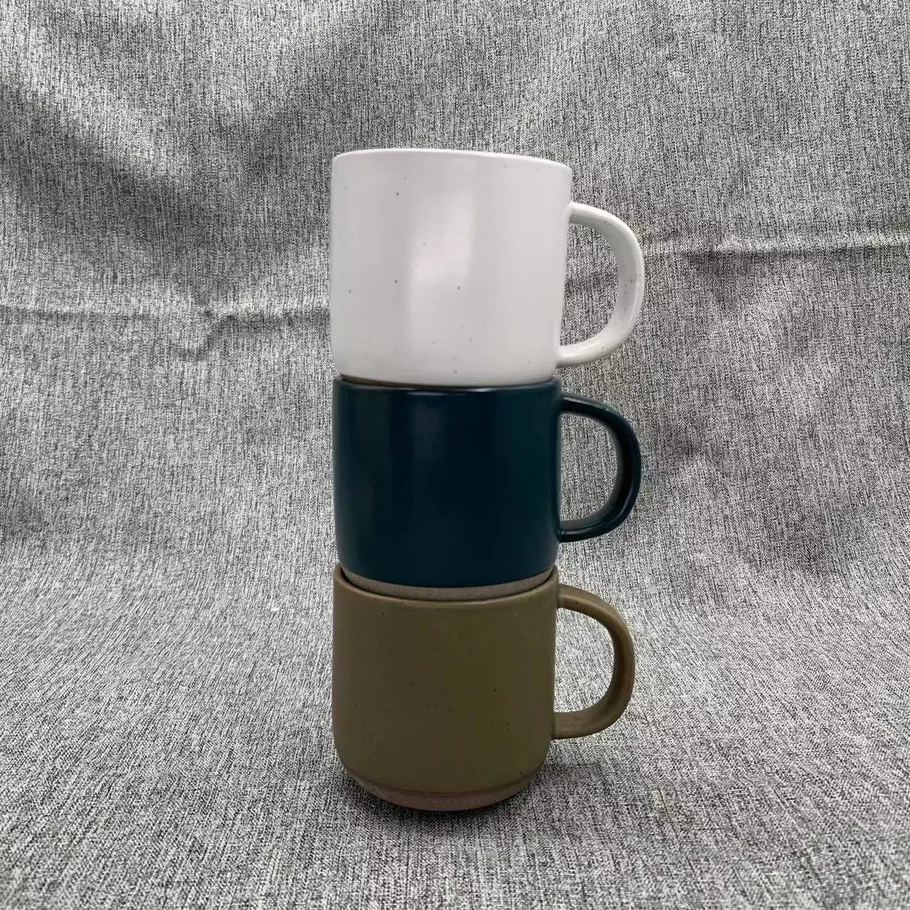 Factory Wholesale Ceramic 13OZ Top Quality White Blue And Green Color Stock Mug Customized Logo Porcelain Cups