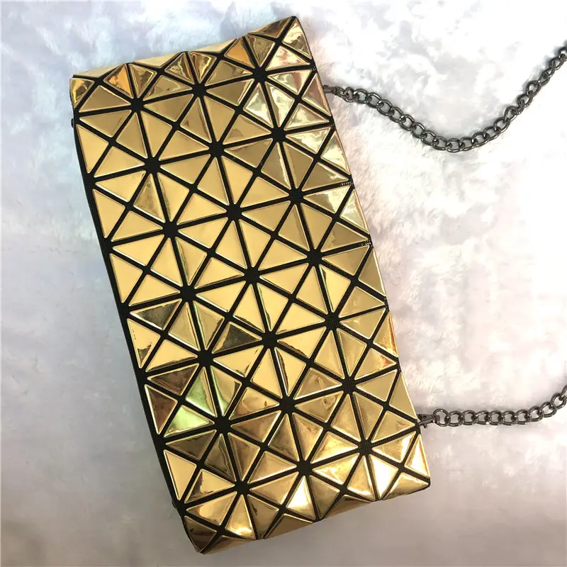 2023 ISSEY metalik 4*8 geometrik debriyaj holografik elmas crossbody omuzdan askili çanta