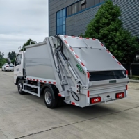 Camion compacteur de déchets diesel léger 5 m³ à transmission manuelle, châssis mini 4x2, fonctionnement flexible, zones rurales