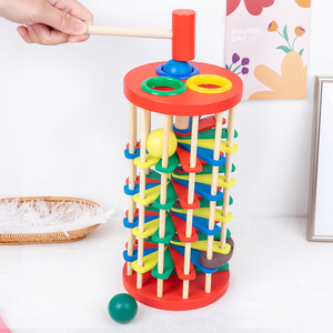 Juguete Educativo Montessori 2026, Tablero de Actividades para Niños con Bola Giratoria de Madera de Colores y Escalera de Caída - Product Image 1