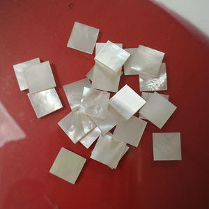 Écailles de nacre blanche carrées 8x1mm, pierres précieuses naturelles pour la fabrication de bijoux - Product Image 3