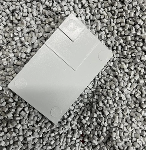 حبيبات سبائك البولي كربونات/إيه بي إس 537 من باي يون عالية الصلابة والقوة ومقاومة للهب لماكينات الحقن - Product Image 1