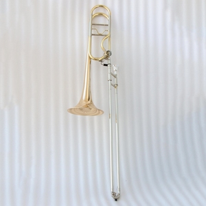 <span class=keywords><strong>Trombone</strong></span> professionnel de haute qualité ténor clair laqué Bb/F <span class=keywords><strong>plat</strong></span> jaune laiton main glisser ténor <span class=keywords><strong>Trombone</strong></span> vente OEM - Product Image 2